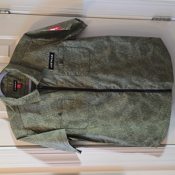 AIRWALK BRAND MENS UTILITY WOVEN FRONT ZIP GREEN CAMO SHIRT SIZE MEDIUM - Picture 2 of 16